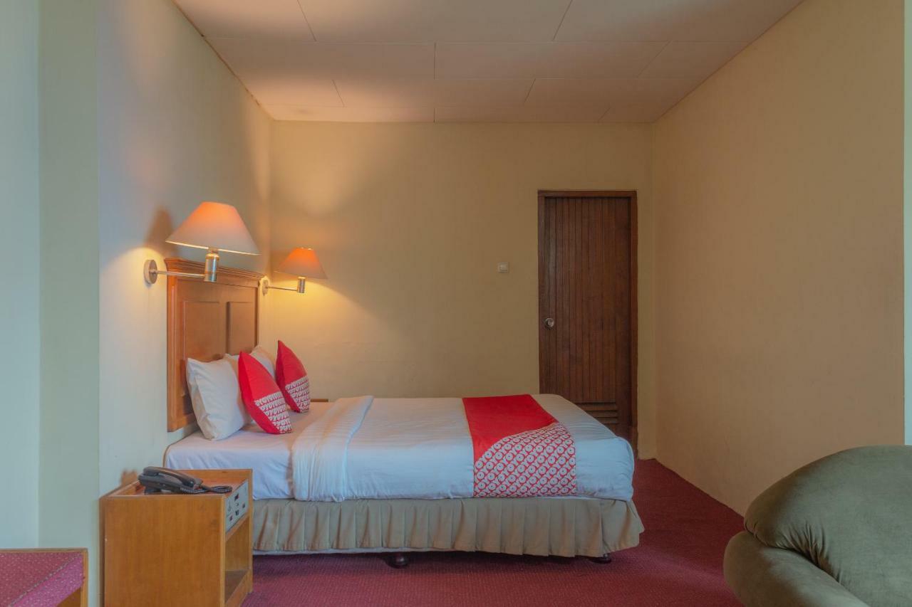 Collection O 7 Hotel Melawai Джакарта Экстерьер фото