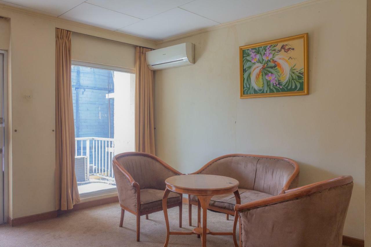Collection O 7 Hotel Melawai Джакарта Экстерьер фото